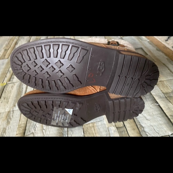 Ugg Blayne ll Buckle lodge boots 6.5 - Picture 7 of 10